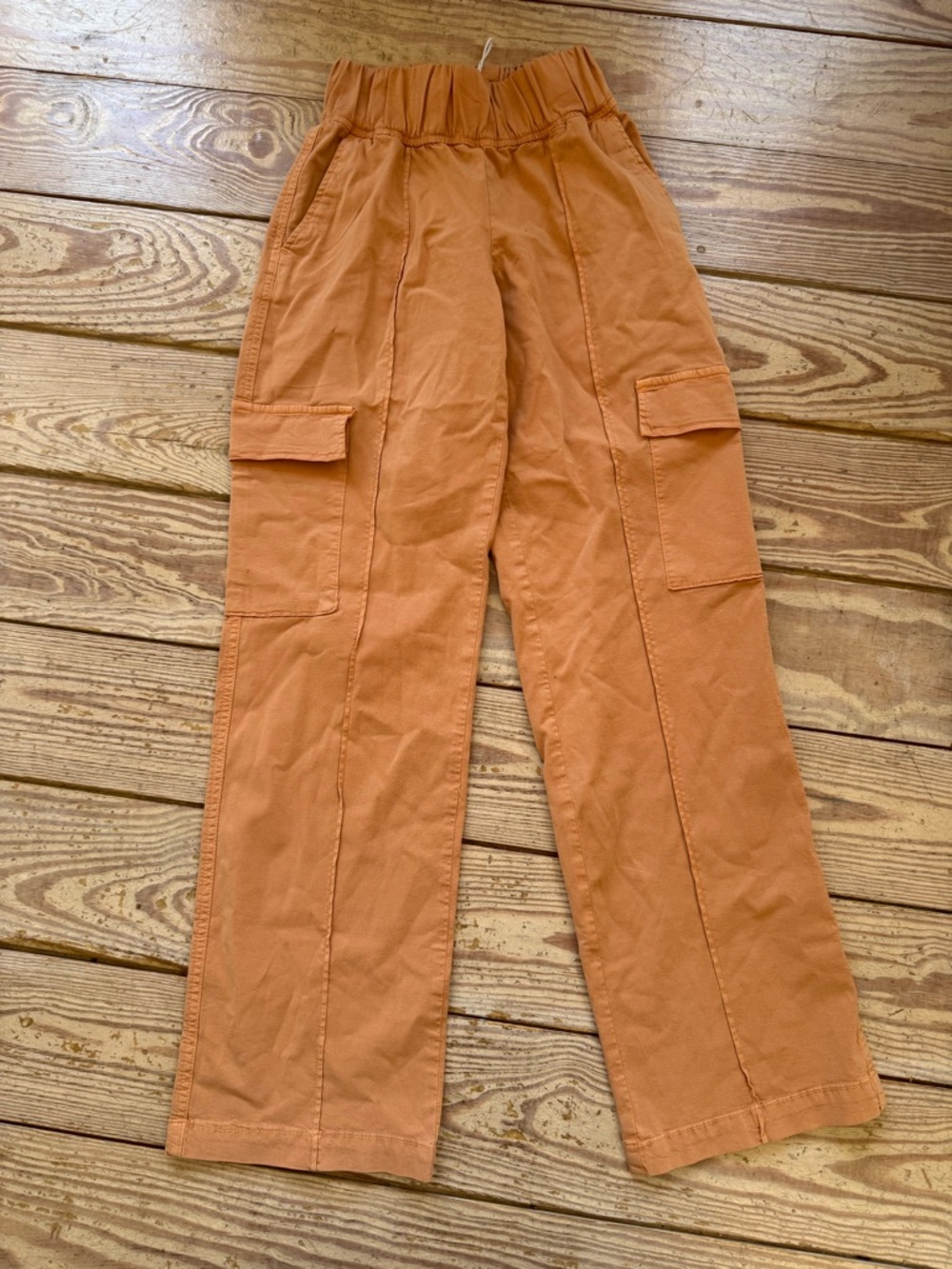 Love Trends brand straight cargo pants with a dart in the front, size XS NWT